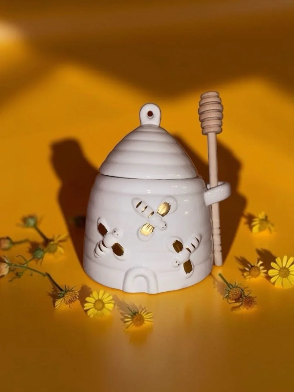 Honey Pot w/Lid Ceramic Hive Shaped with Wooden Honey Dipper NWOT Cream Yellow